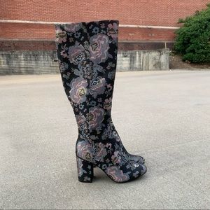 Beautiful Kenneth Cole Reaction knee boots